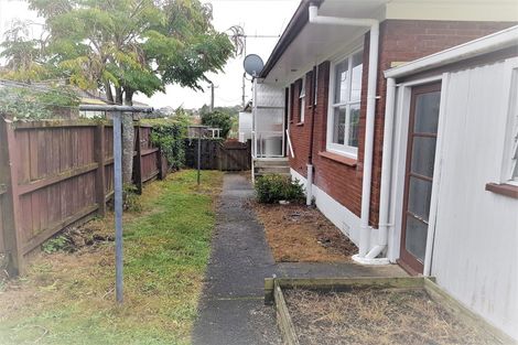 Photo of property in 2/8 Shakespeare Road, Milford, Auckland, 0620