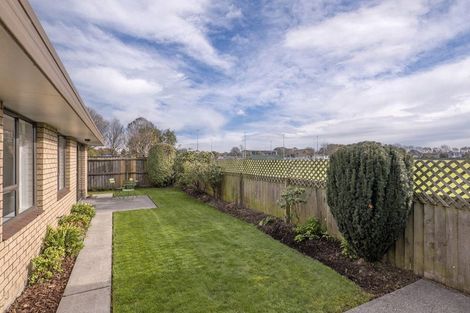 Photo of property in 1/18 Sheraton Place, Redwood, Christchurch, 8051