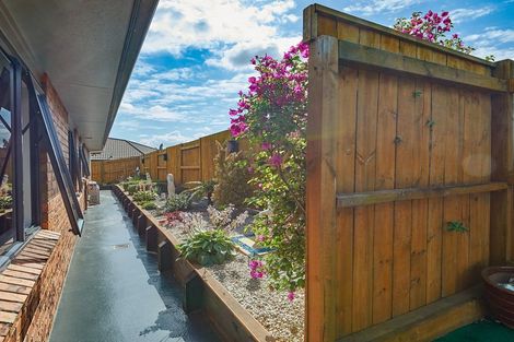 Photo of property in 69 Peter Hall Drive, Kelvin Grove, Palmerston North, 4414