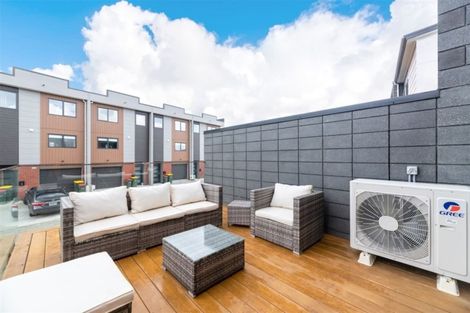 Photo of property in 8 Meritage Lane, Te Atatu South, Auckland, 0610