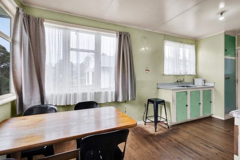 Photo of property in 13 Wiremu Place, Blagdon, New Plymouth, 4310