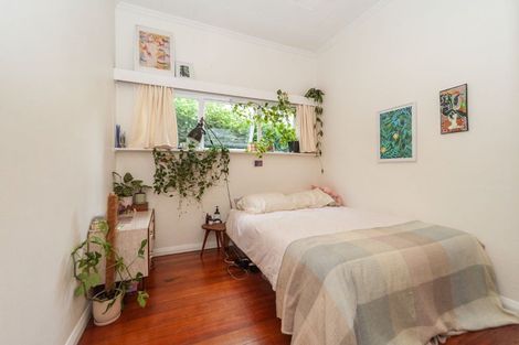 Photo of property in 87-87a Freyberg Street, Lyall Bay, Wellington, 6022