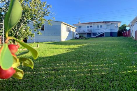 Photo of property in 16 Huruhuru Road, Massey, Auckland, 0614