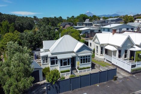 Photo of property in 420 Devon Street East, Strandon, New Plymouth, 4312