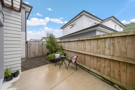 Photo of property in 2 Ronalds Way, Taita, Lower Hutt, 5011