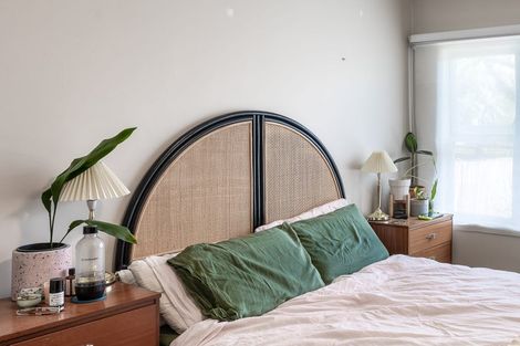 Photo of property in 2/27 Nikau Street, New Lynn, Auckland, 0600