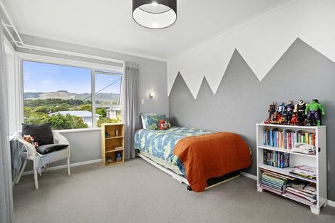 Photo of property in 68 Redwood Avenue, Tawa, Wellington, 5028
