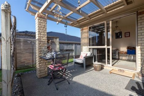 Photo of property in 19 Sovereign Isle Lane, Rototuna, Hamilton, 3210