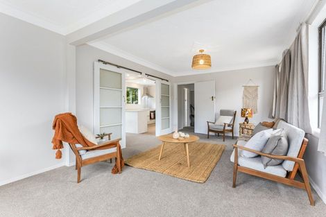 Photo of property in 25 Lincoln Avenue, Tawa, Wellington, 5028