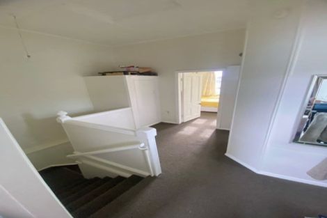 Photo of property in 16 Glendavar Street, Berhampore, Wellington, 6023