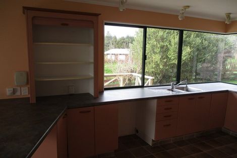 Photo of property in 312 Arapaepae Road South, Levin, 5571