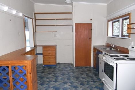 Photo of property in 28 Shakespeare Road, Bluff Hill, Napier, 4110