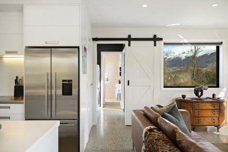 Photo of property in 1 Appin Court, Jacks Point, Queenstown, 9371