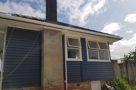Photo of property in 21 La Rosa Street, Green Bay, Auckland, 0604