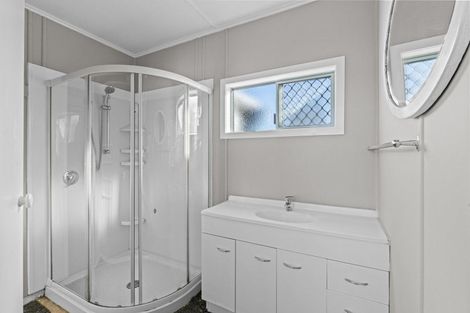 Photo of property in 9 Koura Street, Tangimoana, 4822