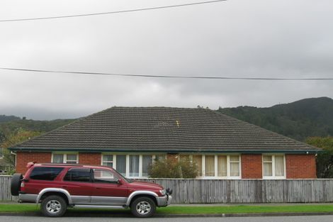 Photo of property in 6 Bird Grove, Stokes Valley, Lower Hutt, 5019