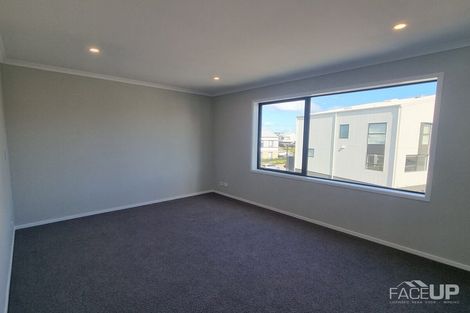 Photo of property in 2/1 Ko Roa Lane, Hobsonville, Auckland, 0616