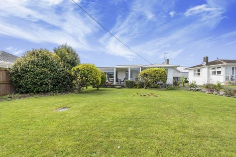 Photo of property in 63 Gloria Avenue, Te Atatu Peninsula, Auckland, 0610