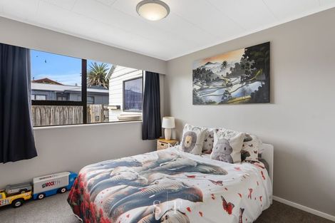 Photo of property in 33 Olive Terrace, Paraparaumu Beach, Paraparaumu, 5032