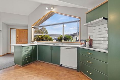 Photo of property in 2/73 Vagues Road, Northcote, Christchurch, 8052