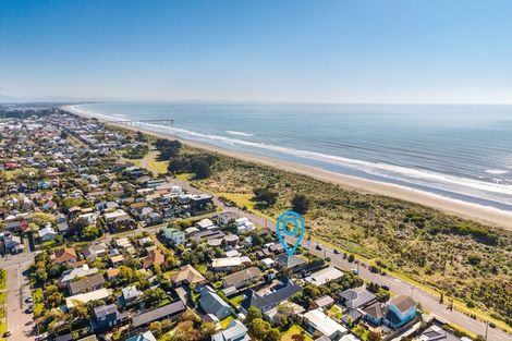 Photo of property in 333 Marine Parade, New Brighton, Christchurch, 8061