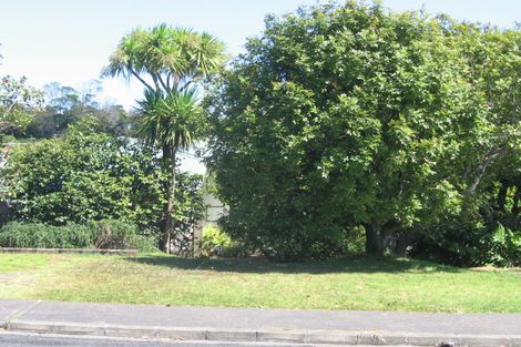 Photo of property in 2/18 Elliott Avenue, Bayview, Auckland, 0629