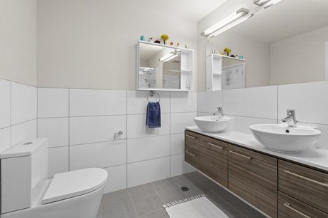 Photo of property in 63 Parkside Drive, Orewa, 0931
