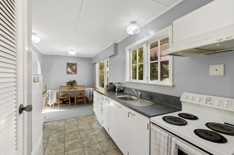 Photo of property in 17 Holmes Grove, Naenae, Lower Hutt, 5011