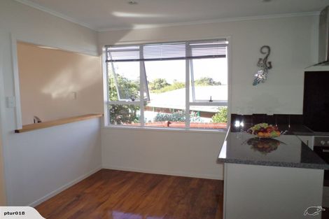 Photo of property in 1/52 Harrington Road, Henderson, Auckland, 0610