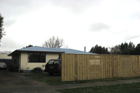 Photo of property in 3 Fairfield Road, Levin, 5510