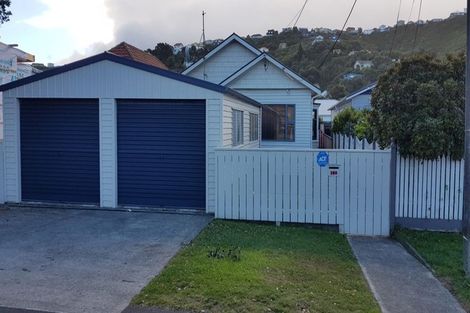 Photo of property in 288 The Parade, Island Bay, Wellington, 6023