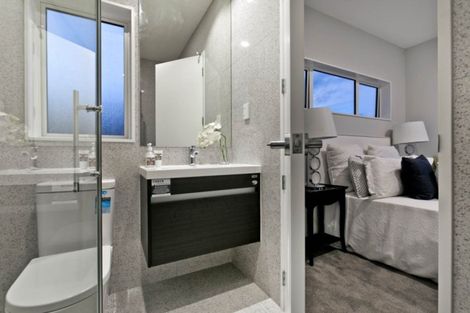 Photo of property in 113 Godfrey Drive, Orewa, 0931