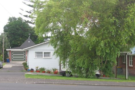 Photo of property in 2/8 Kaipatiki Road, Glenfield, Auckland, 0629