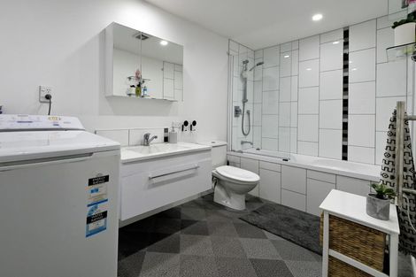 Photo of property in 12 Havelle Avenue, Titirangi, Auckland, 0604