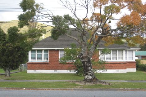 Photo of property in 128 Kowhai Street, Naenae, Lower Hutt, 5011