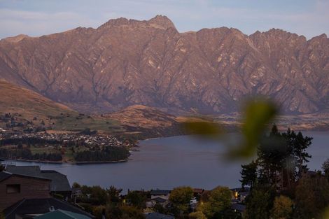 Photo of property in 40 Lochy Road, Fernhill, Queenstown, 9300