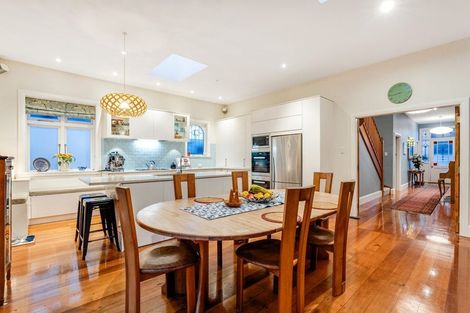 Photo of property in 61 Oroua Street, Eastbourne, Lower Hutt, 5013