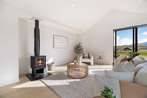 Photo of property in 12 Fife Court, Jacks Point, Queenstown, 9371