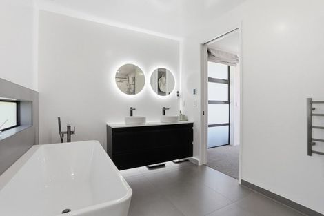 Photo of property in 1 Waimanu Lane, Bethlehem, Tauranga, 3110