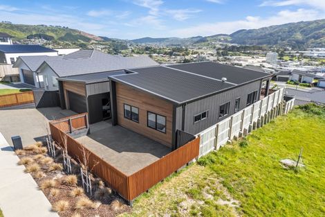 Photo of property in 16 Te Hoiere Street, Aotea, Porirua, 5024