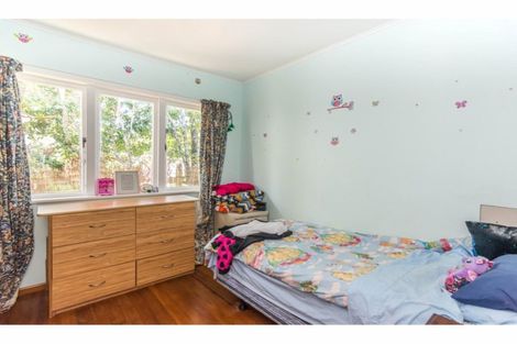 Photo of property in 8 Grendon Road, Titirangi, Auckland, 0604