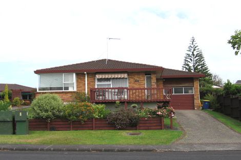 Photo of property in 33f Kirby Street, Glendene, Auckland, 0602
