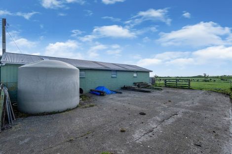 Photo of property in 306 Pungarehu Road, Pungarehu, 4685