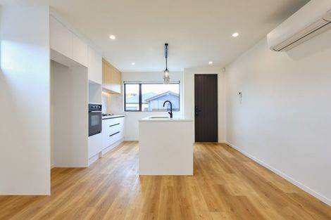 Photo of property in 25 Hutchinson Avenue, New Lynn, Auckland, 0600