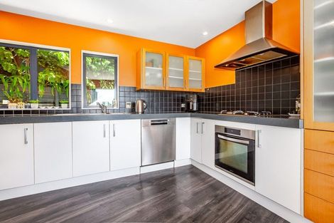 Photo of property in 15 Bank Road, Northland, Wellington, 6012