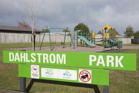 Photo of property in 25 Dahlstrom Grove, Kelvin Grove, Palmerston North, 4414