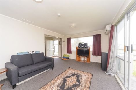 Photo of property in 10 Gladys Place, Kelvin Grove, Palmerston North, 4414
