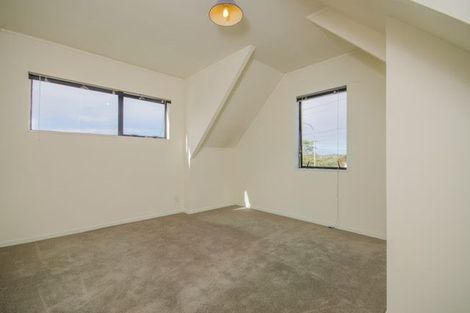 Photo of property in 1/3 Gloria Avenue, Te Atatu Peninsula, Auckland, 0610