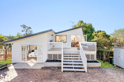 Photo of property in 3 Walnut Lane, Browns Bay, Auckland, 0630
