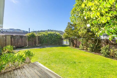 Photo of property in 21f1- Roband Crescent, Brown Owl, Upper Hutt, 5018